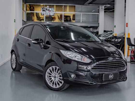 FORD FIESTA 1.6 TITANIUM HATCH 16V FLEX 4P POWERSHIFT FORD FIESTA 1.6 TITANIUM HATCH 16V FLEX 4P POWERSHIFT